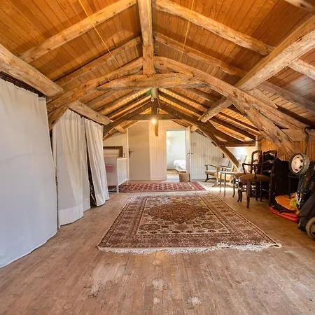 Le Bloy, Familiehuis Met Prive Zwembad 别墅