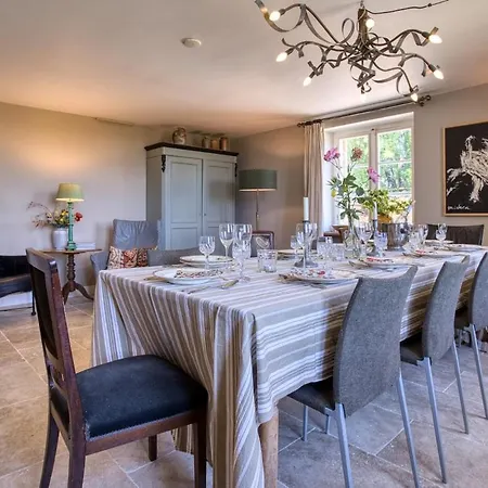 Le Bloy, Familiehuis Met Prive Zwembad Villa